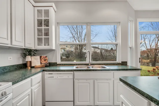 $399,000 | 1948 Lily Lane, Round Lake, IL 60073