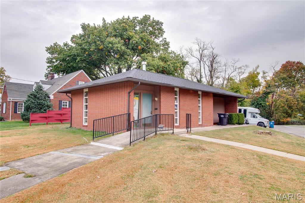 2201 State Street Alton, IL 62002 - Photo 1 of 28