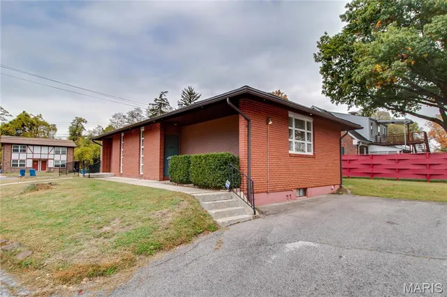 $84,900 | 2201 State Street, Alton, IL 62002