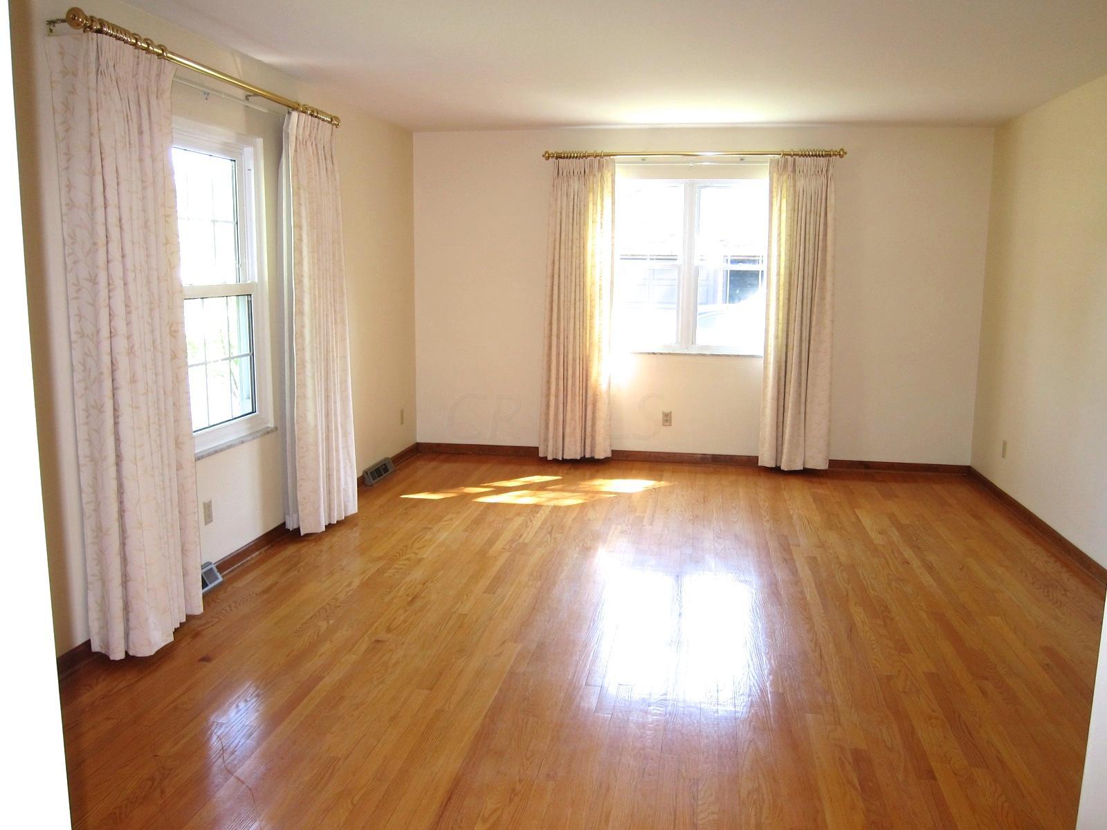 1343 Windham Road Columbus, OH 43220 - Photo 11 of 36 Gallery Image 11