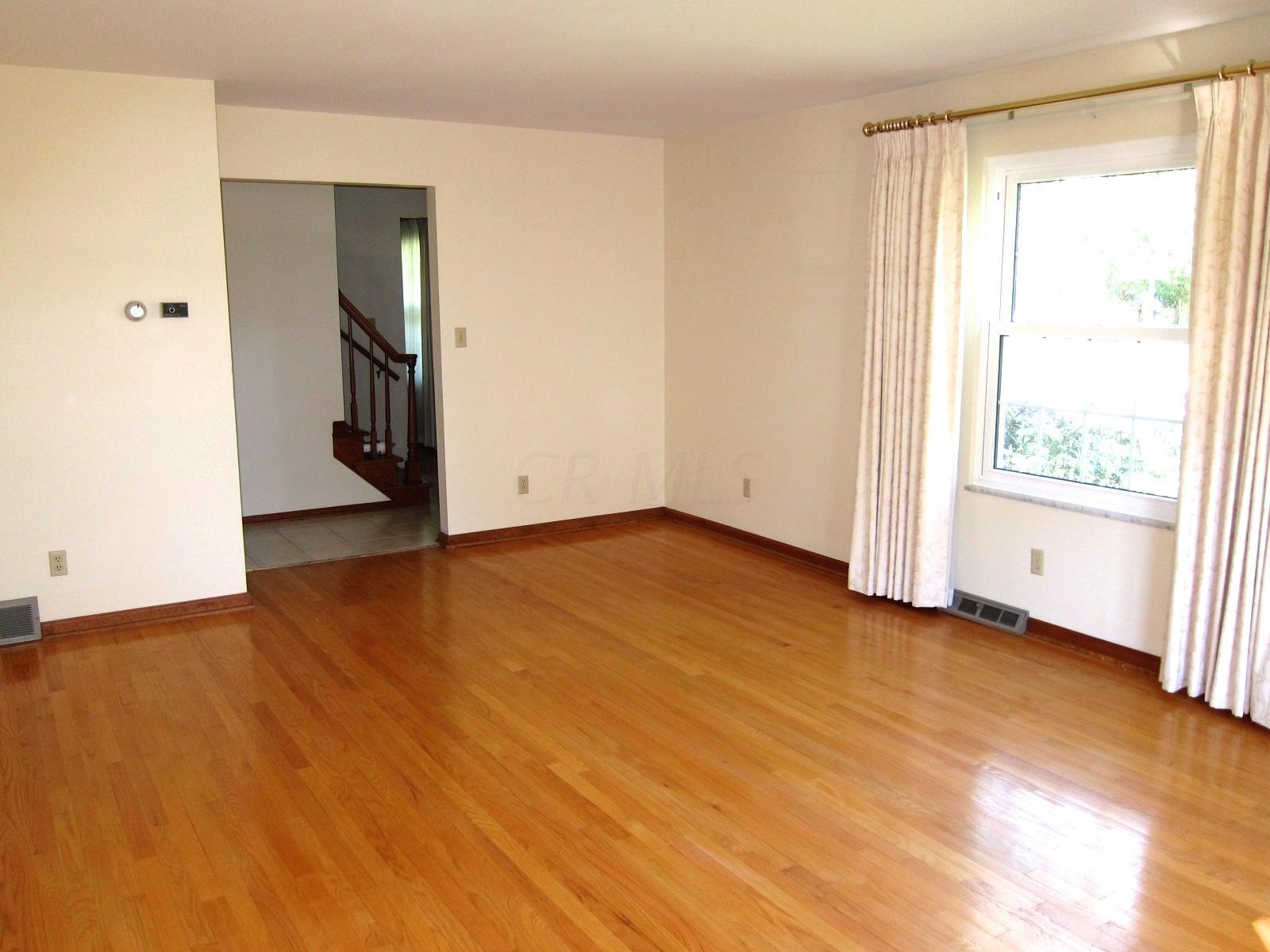 1343 Windham Road Columbus, OH 43220 - Photo 10 of 36 Gallery Image 10