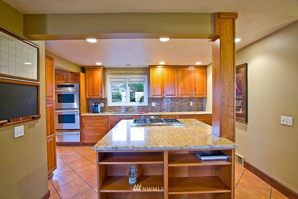 18514 Ridgefield Road Northwest Shoreline, WA 98177 - Photo 5 of 15 Gallery Image 5