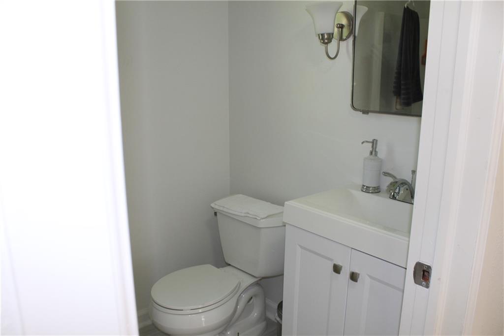 1043 Connor Road Pittsburgh, PA 15234 - Photo 11 of 14 Gallery Image 11