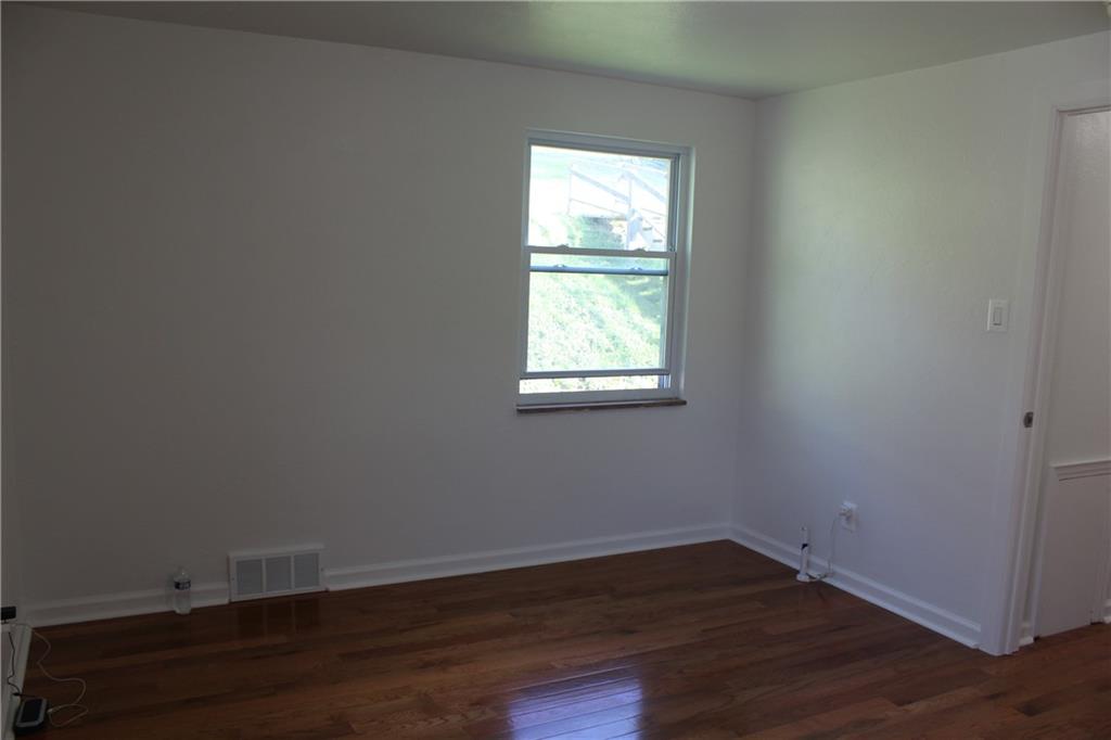 1043 Connor Road Pittsburgh, PA 15234 - Photo 9 of 14 Gallery Image 9