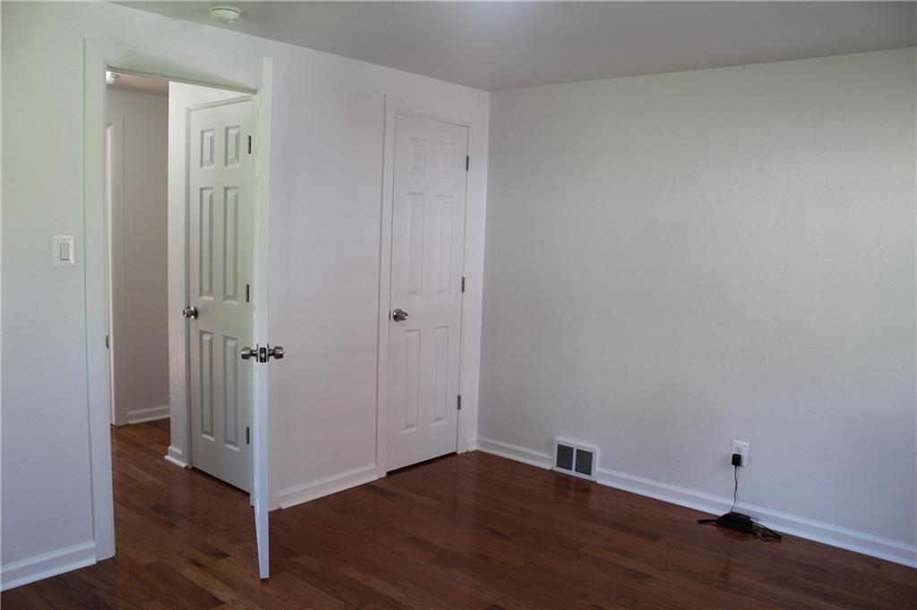 1043 Connor Road Pittsburgh, PA 15234 - Photo 10 of 14 Gallery Image 10
