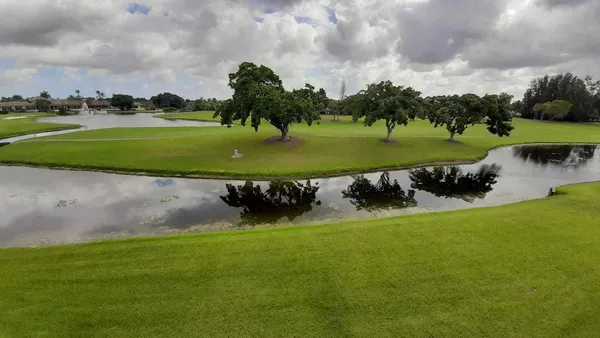 $2,200 | 4539 Luxemburg Court, Unit 307, Lake Worth, FL 33467