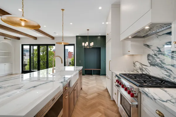 $2,475,000 | 3923 North Janssen Avenue, Unit 2E, Chicago, IL 60613