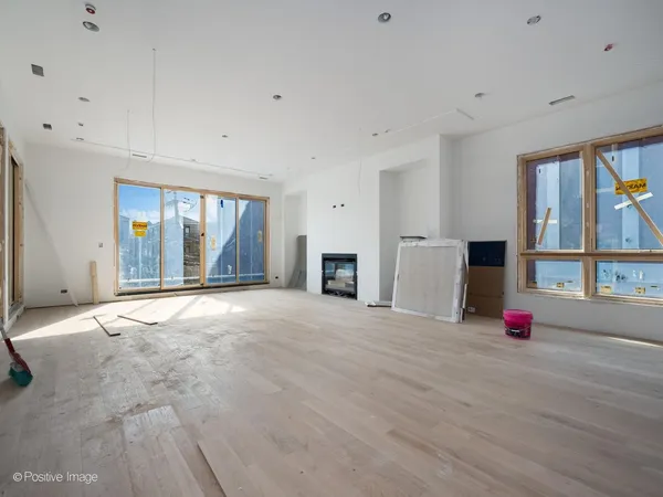 $2,475,000 | 3923 North Janssen Avenue, Unit 2E, Chicago, IL 60613