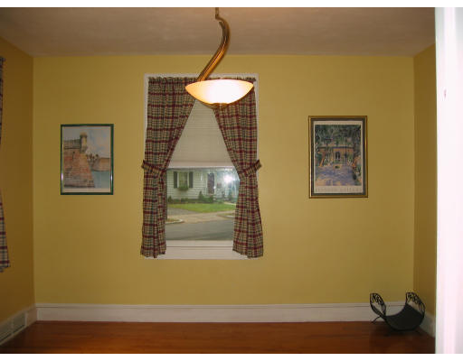 59 Wayne Street Springfield, MA 01118 - Photo 8 of 14