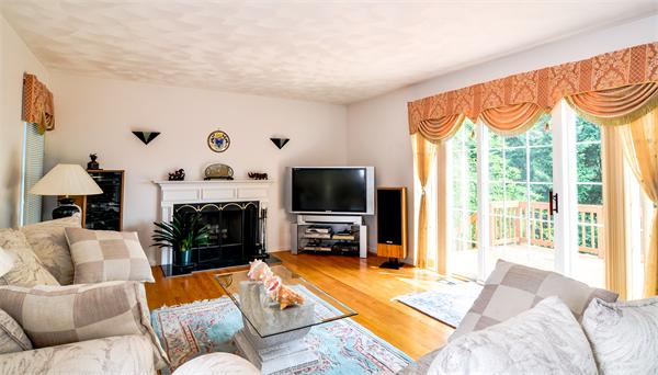190 Stonebridge Road Wayland, MA 01778 - Photo 2 of 23