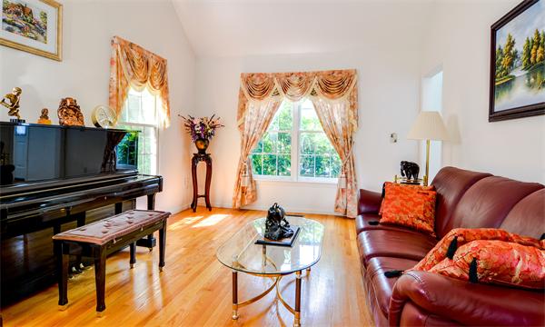 190 Stonebridge Road Wayland, MA 01778 - Photo 4 of 23