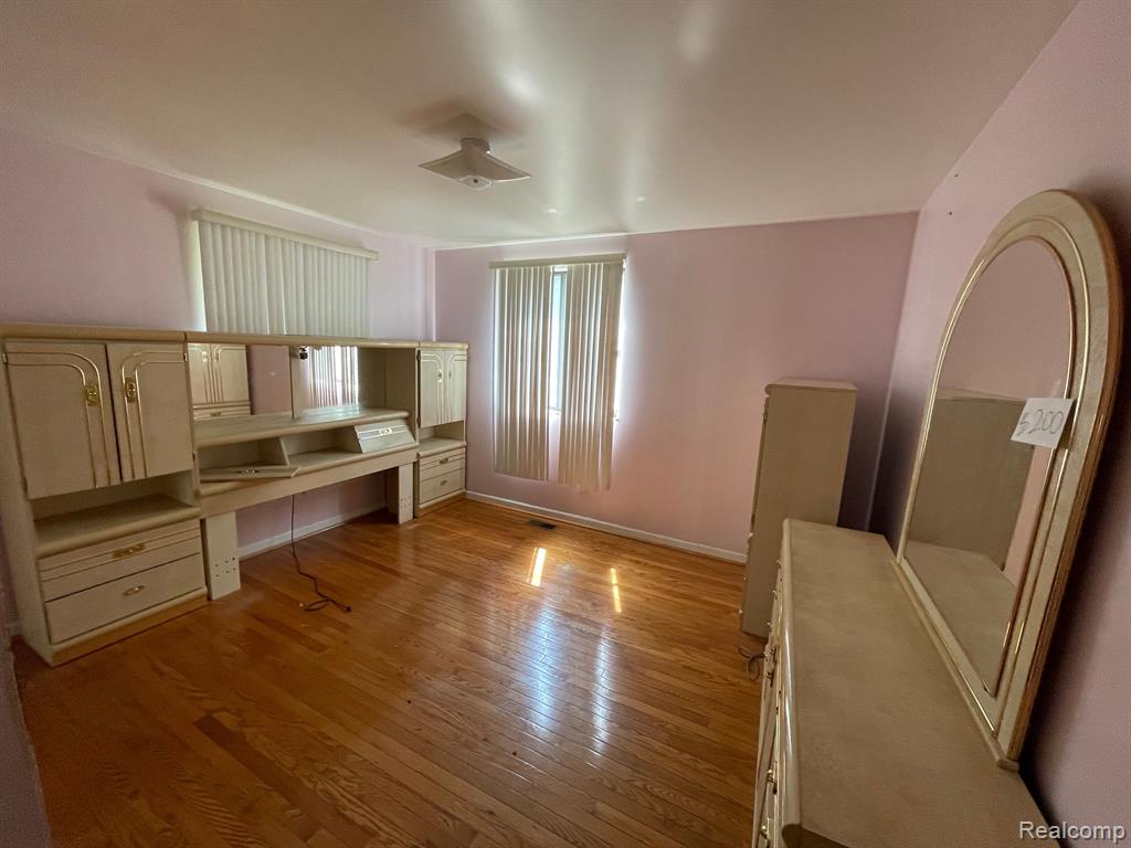 29721 Farmington Road Farmington Hills, MI 48331 - Photo 14 of 40