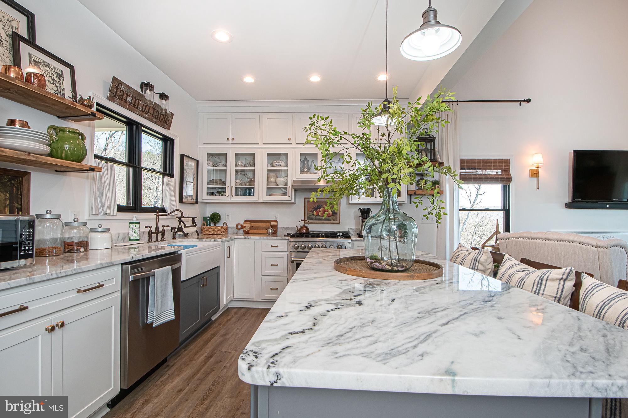 691 Sunset Village Road Front Royal, VA 22630 - Photo 28 of 63 Kitchen