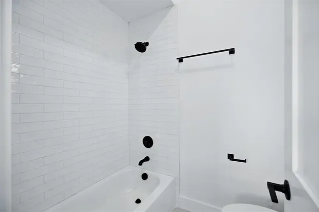 $2,950 | 312 North Lancaster Avenue, Unit 103, Dallas, TX 75203