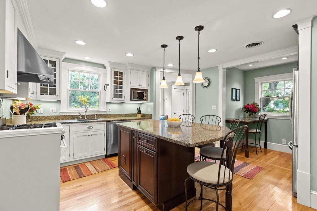 302 Weston Road Wellesley, MA 02482 - Photo 12 of 33