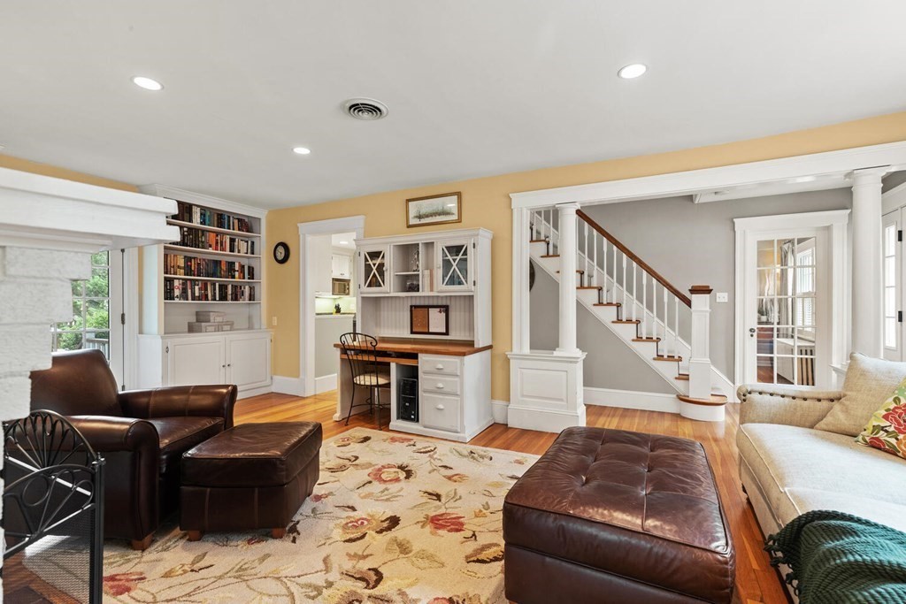302 Weston Road Wellesley, MA 02482 - Photo 5 of 33