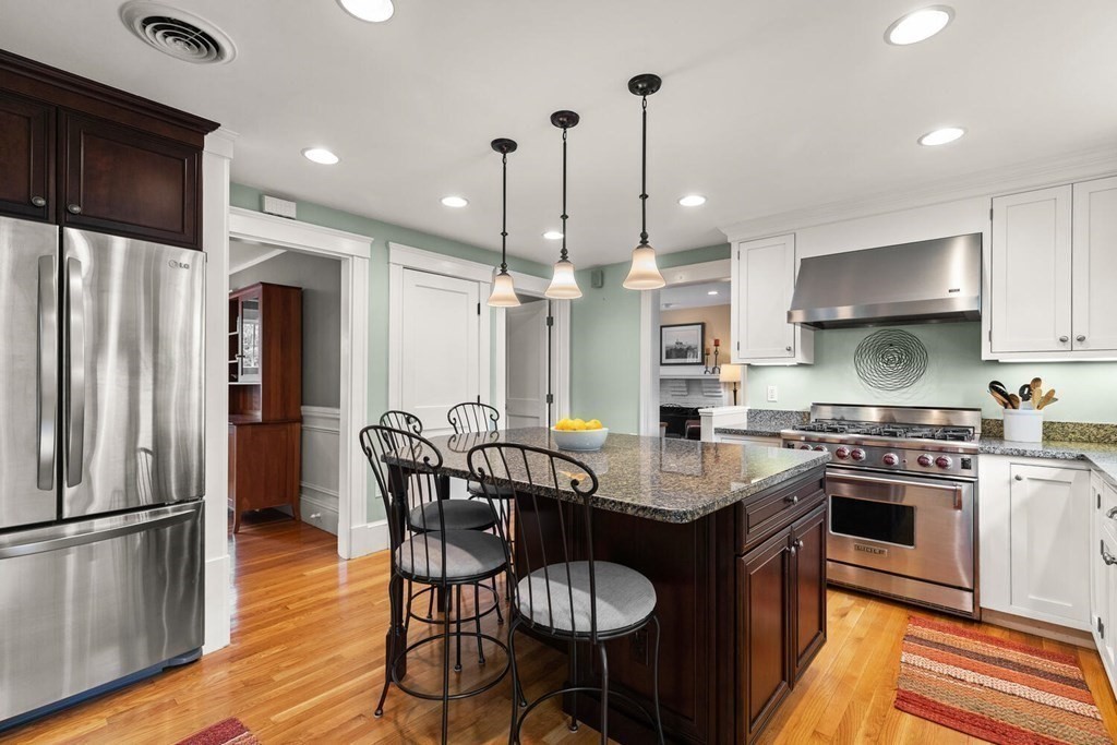 302 Weston Road Wellesley, MA 02482 - Photo 10 of 33