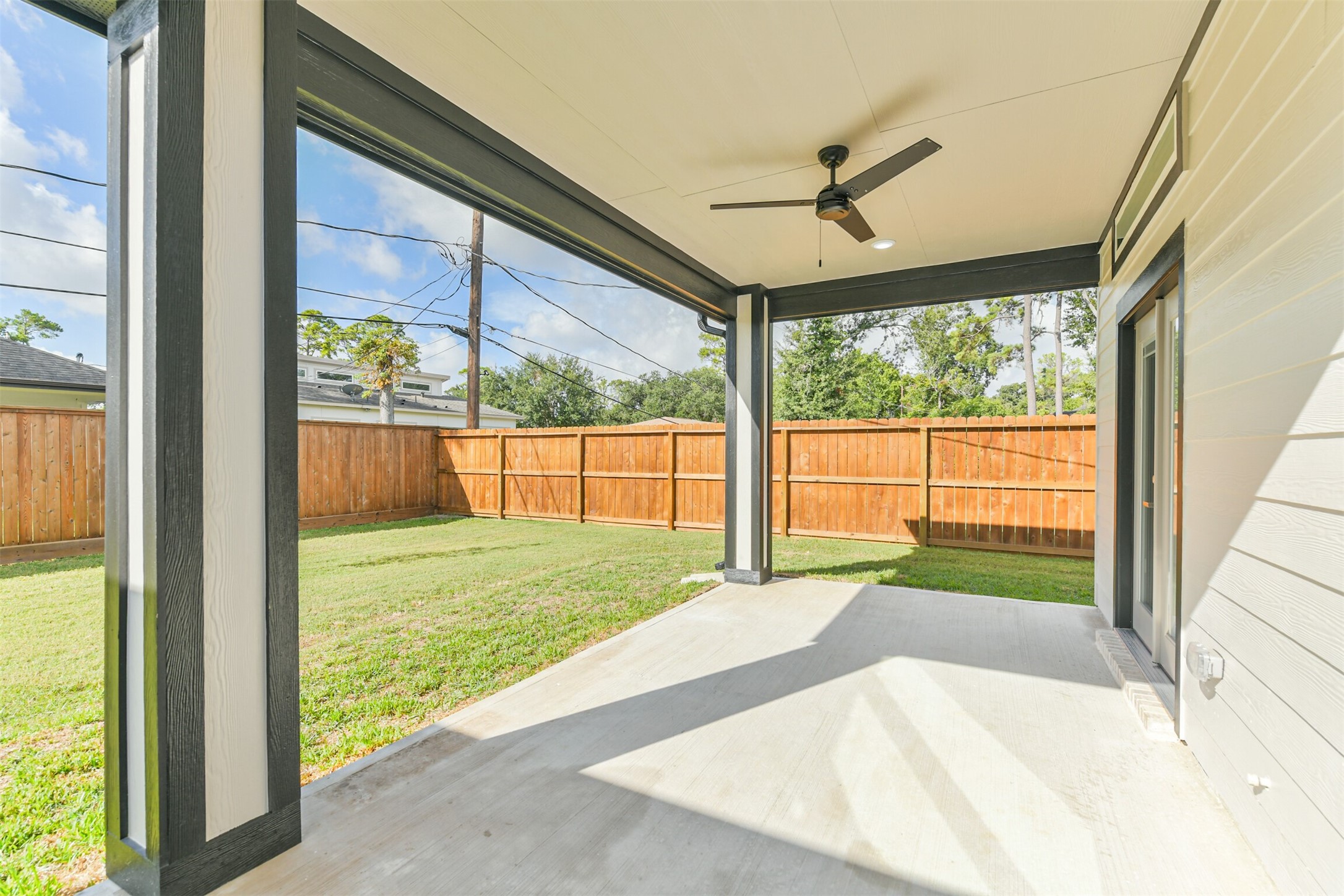 2643 Dalview Street Houston, TX 77091 - Photo 2 of 12 a view of a room with a large window
