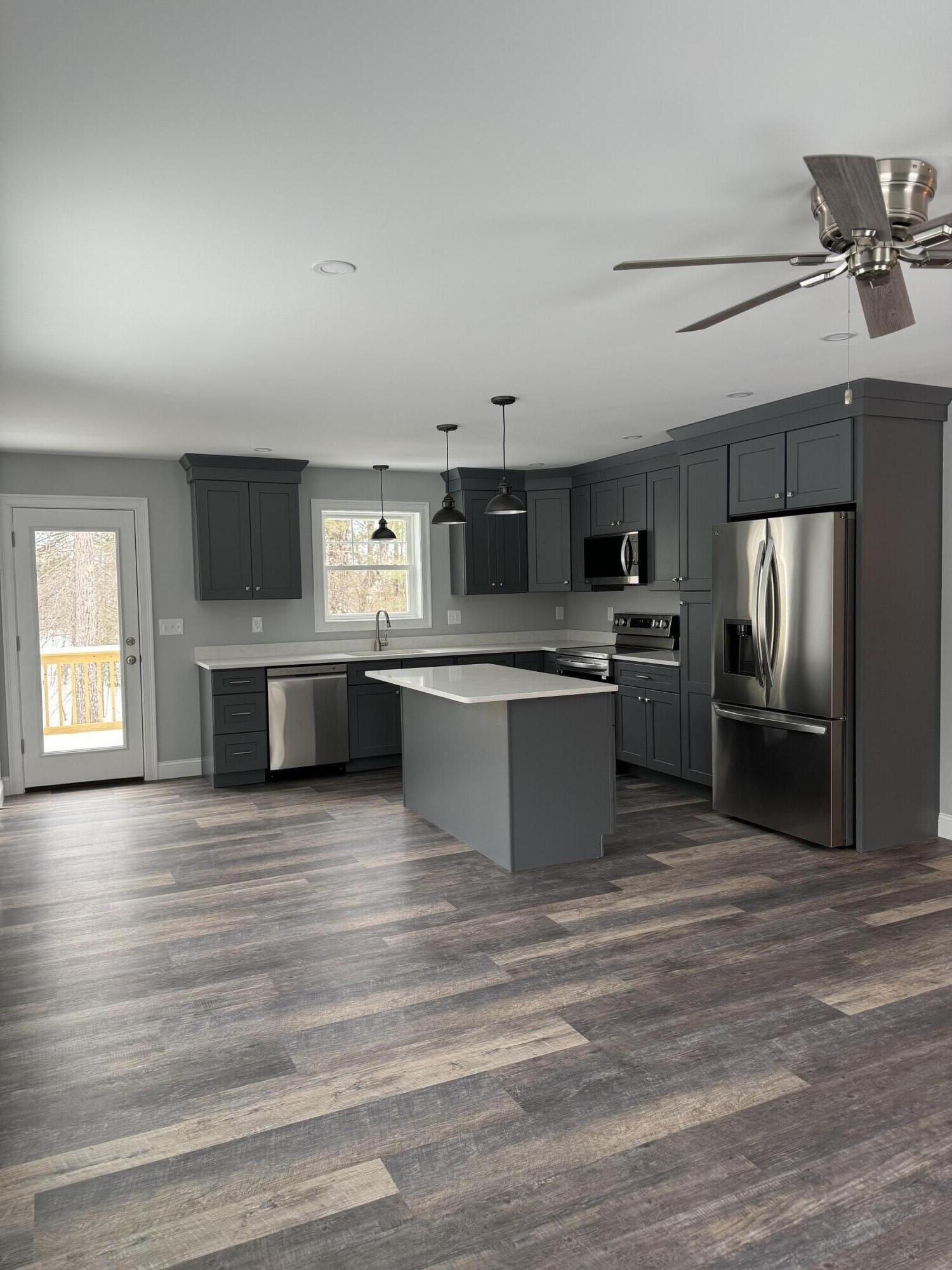 142 Burnham Drive Naples, ME 04055 - Photo 11 of 31 Kitchen