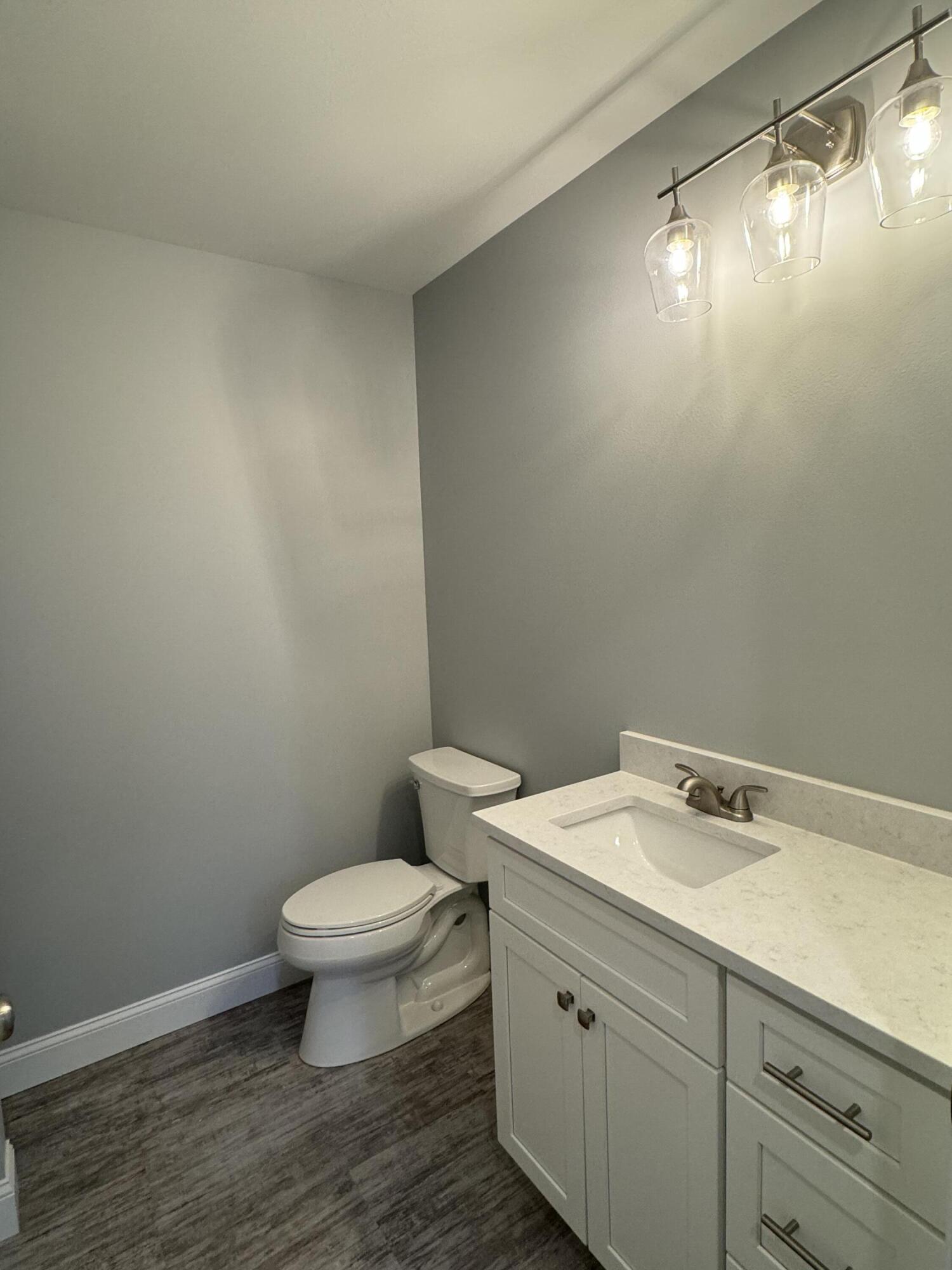 142 Burnham Drive Naples, ME 04055 - Photo 27 of 31 2nd Bathroom