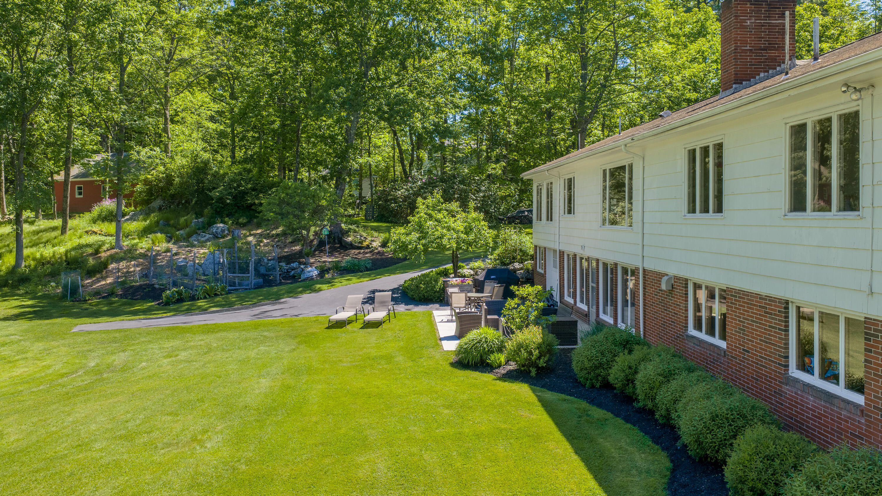 69 Falmouth Road Falmouth, ME 04105 - Photo 5 of 46 5