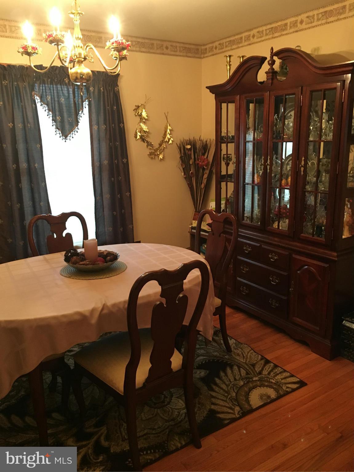 2510 Lodge Farm Road Baltimore, MD 21219 - Photo 5 of 11 Dining Room
