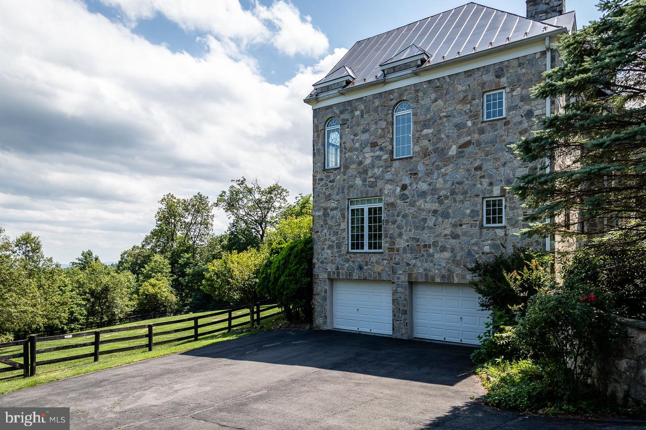 18426 Blue Ridge Mountain Road Bluemont, VA 20135 - Photo 54 of 59