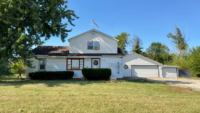$114,900 | 2707 Highway 45, Clifton, IL 60927