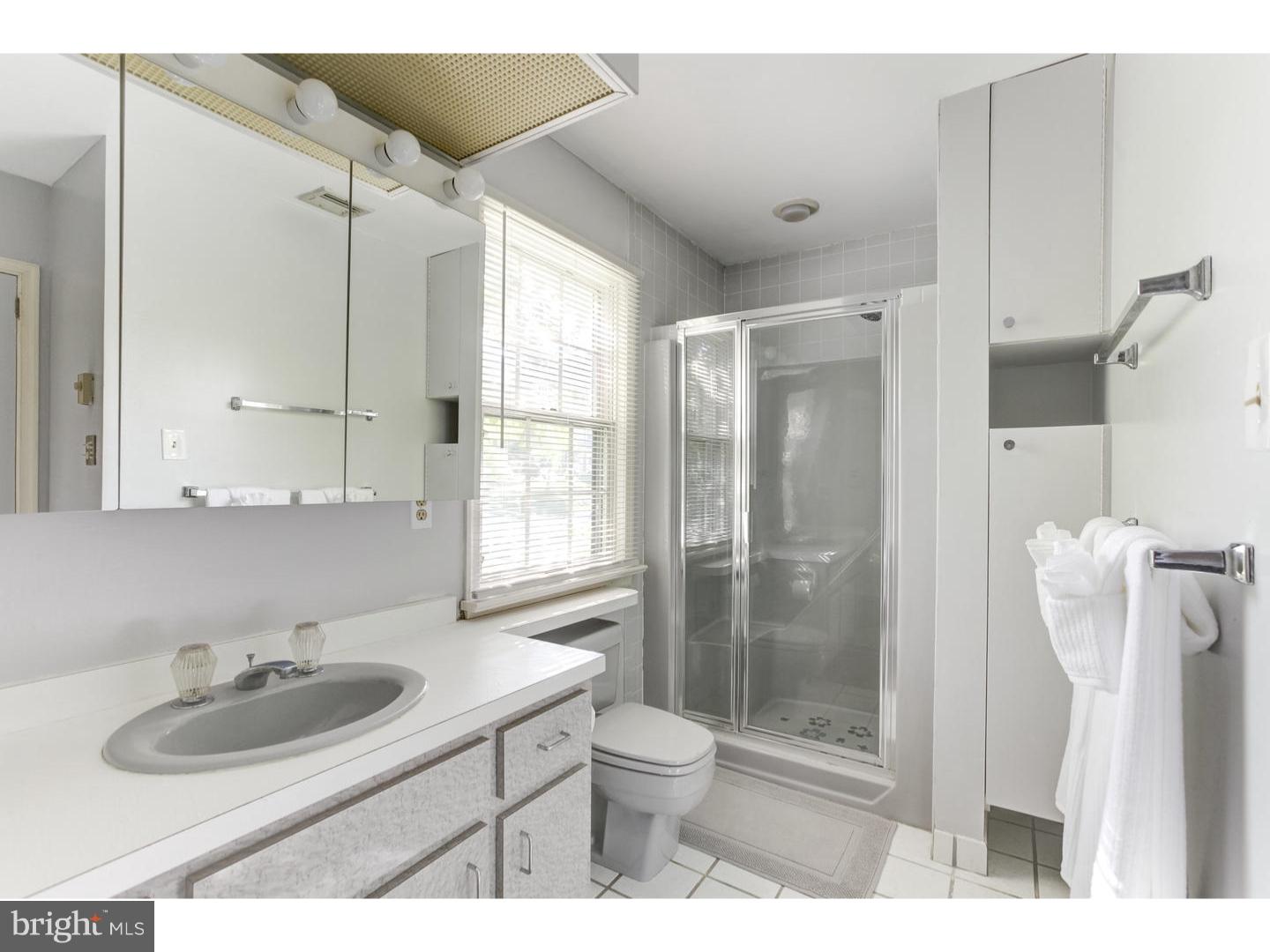 137 Grandview Road Springfield, PA 19064 - Photo 17 of 23 Bathroom