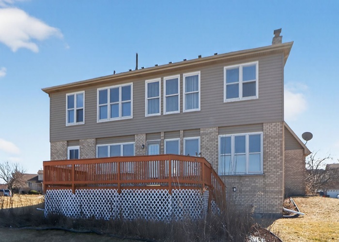 3902 Edgewater Drive Hazel Crest, IL 60429 - Photo 3 of 23 a view of a house with a balcony