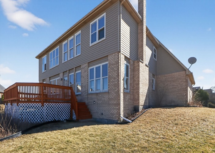 3902 Edgewater Drive Hazel Crest, IL 60429 - Photo 5 of 23 a view of a brick house with a large space