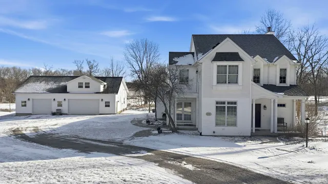 $585,000 | 1911 South 500 East, Columbia City, IN 46725