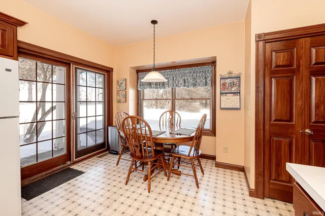 $585,000 | 1911 South 500 East, Columbia City, IN 46725