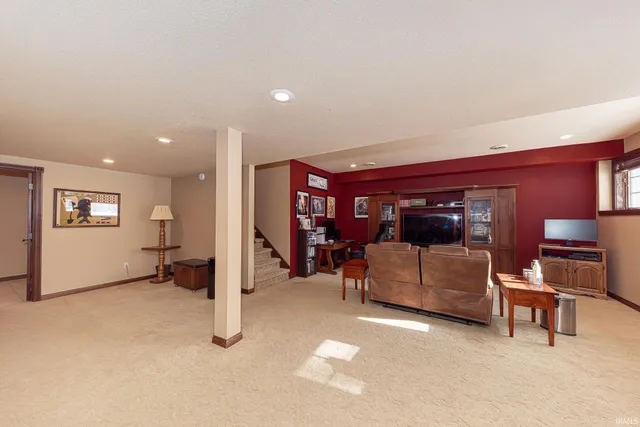 $585,000 | 1911 South 500 East, Columbia City, IN 46725