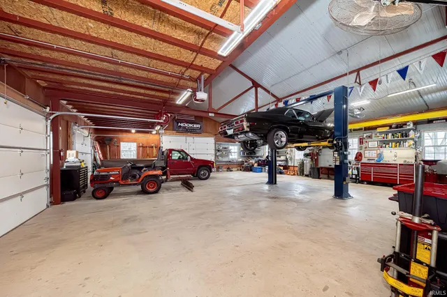 $585,000 | 1911 South 500 East, Columbia City, IN 46725