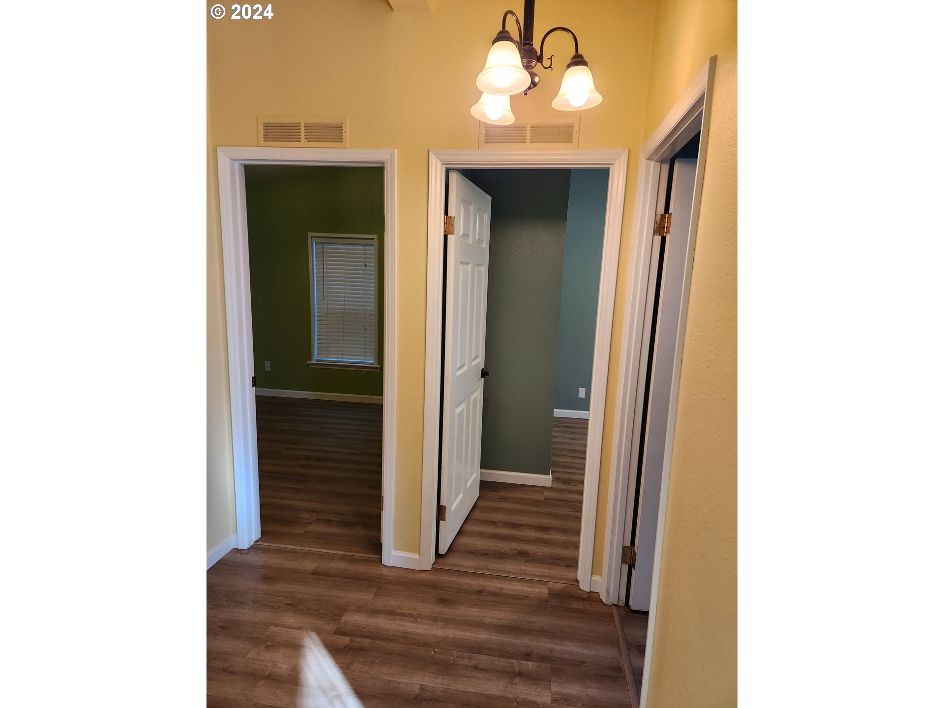 84340 Clear Lake Road Florence, OR 97439 - Photo 20 of 43 Hallway