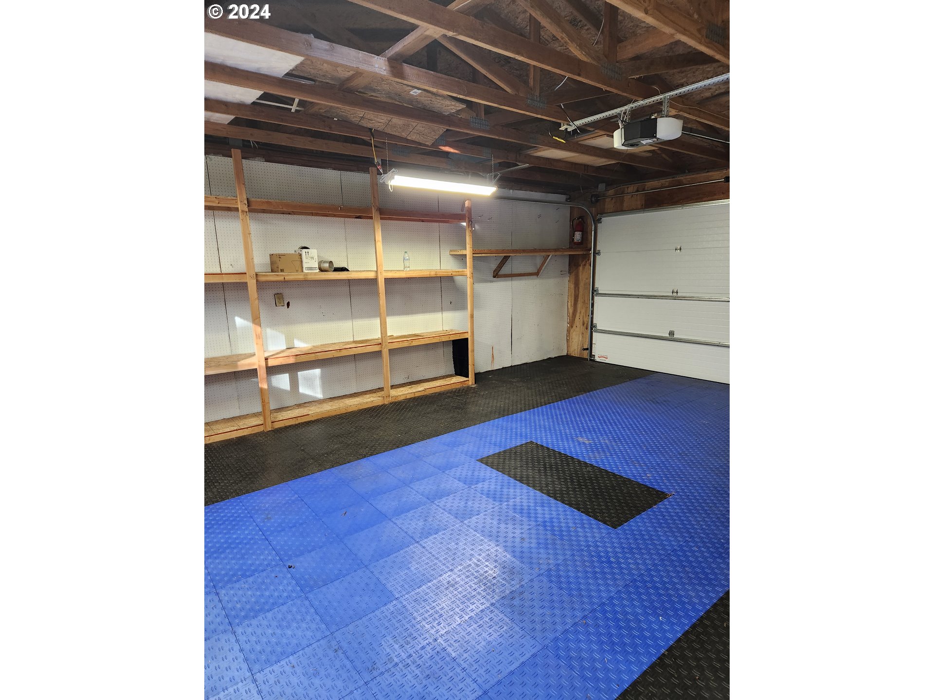 84340 Clear Lake Road Florence, OR 97439 - Photo 31 of 43 Garage