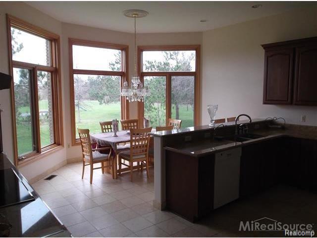 930 East Buell Road Rochester, MI 48306 - Photo 8 of 28 buell9.jpg