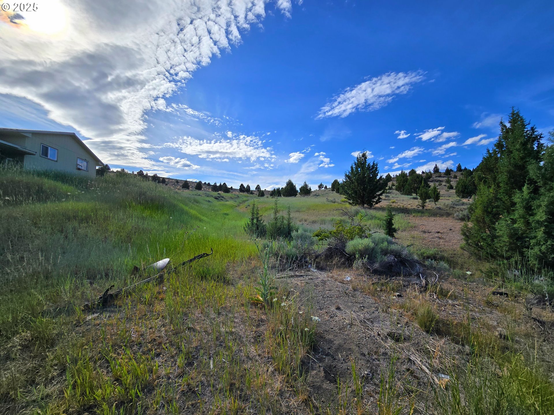 26113 West Bench Road John Day, OR 97845 - Photo 11 of 17 a view of a city