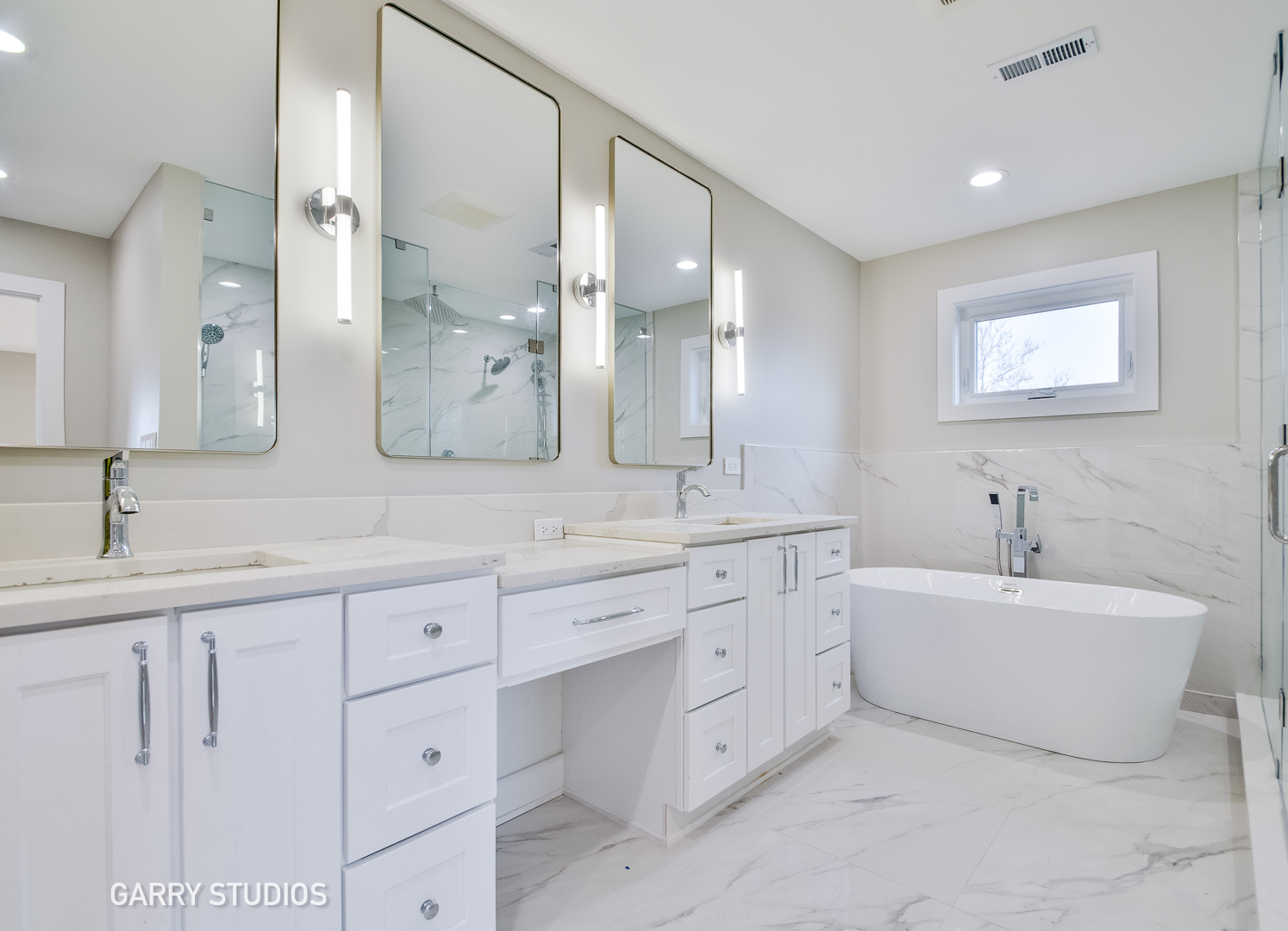 15W320 Concord Street Elmhurst, IL 60126 - Photo 16 of 20 a spacious bathroom with a double vanity sink mirror and bathtub