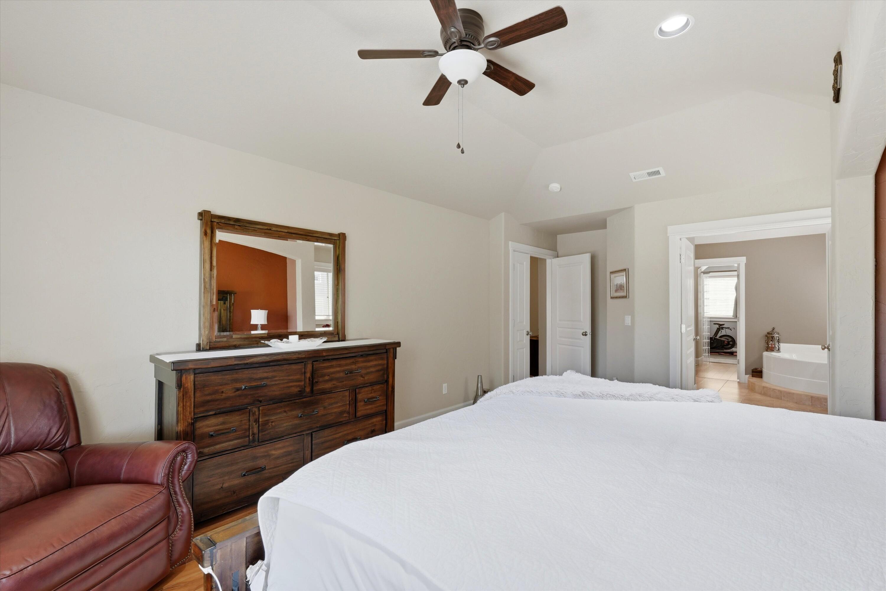 61235 Splendor Lane Bend, OR 97702 - Photo 40 of 52 Primary Bedroom with on suite
