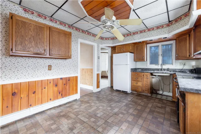 $189,900 | 854 Frost Road, Waterbury, CT 06705