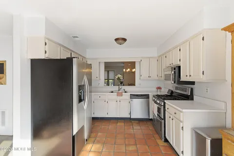 $599,000 | 22 Tower Hill Drive, Unit 1011, Red Bank, NJ 07701