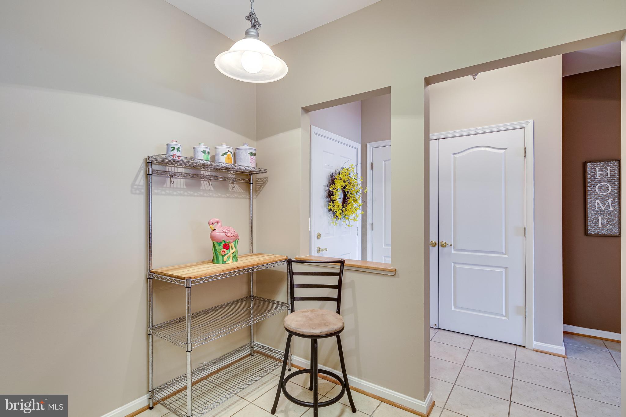 7315 Brookview Road, Unit 208 Elkridge, MD 21075 - Photo 11 of 40 Eating Area in Kitchen