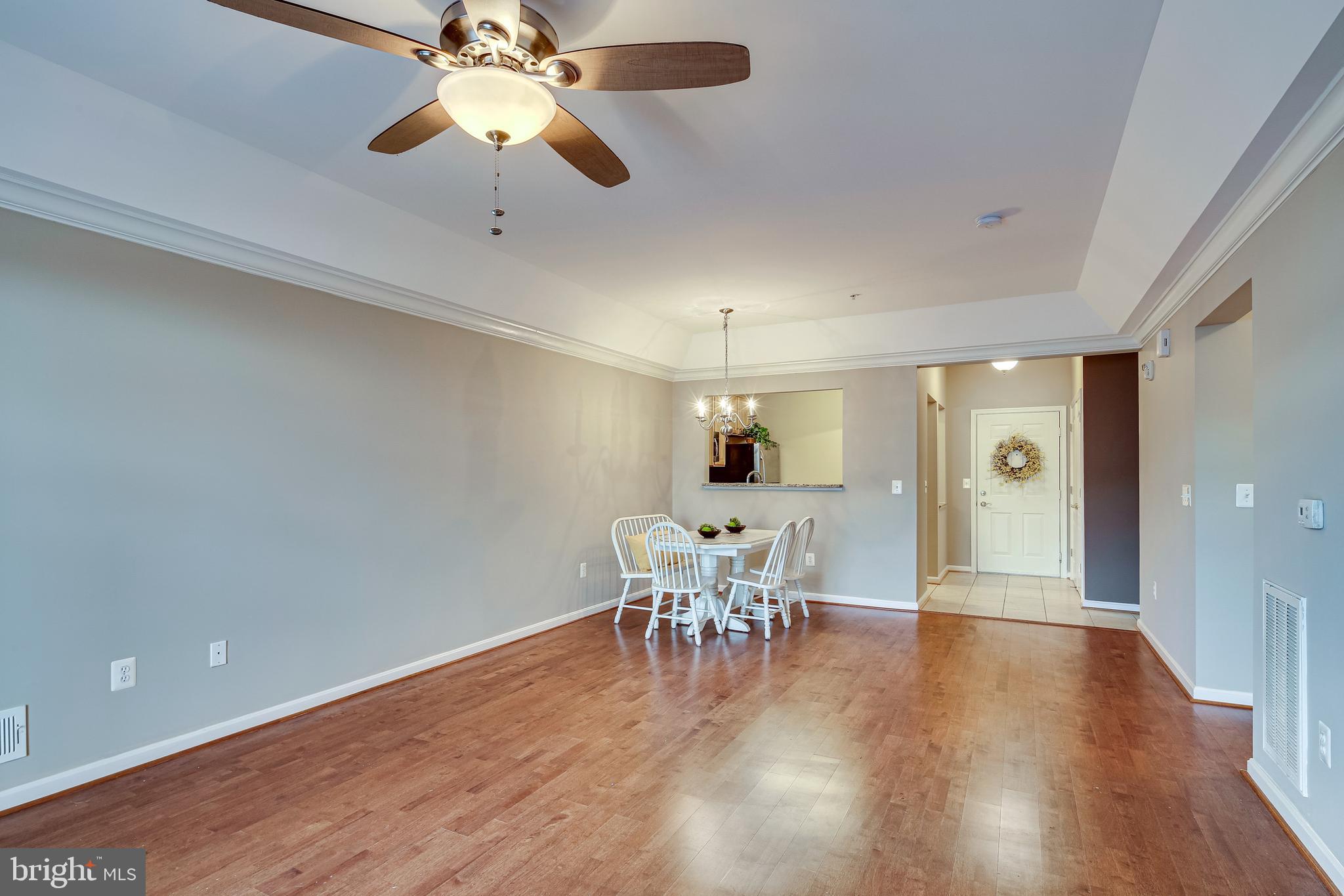 7315 Brookview Road, Unit 208 Elkridge, MD 21075 - Photo 4 of 40 Bright Condo w/Laminate Flooring & Ceiling Fan
