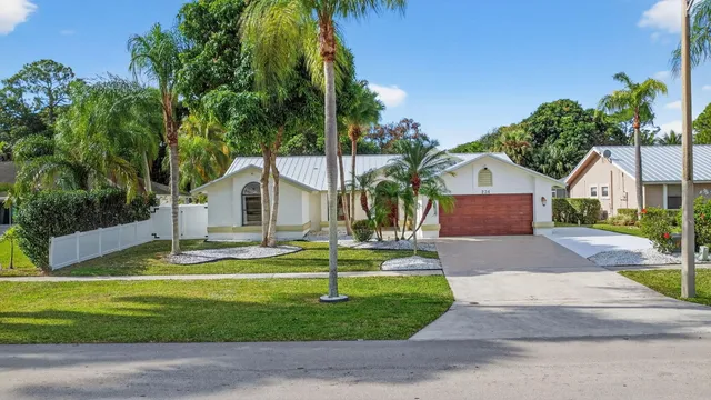 $775,000 | 234 Ponce De Leon Street, Royal Palm Beach, FL 33411