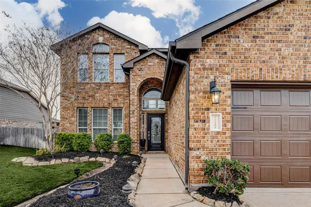 $425,000 | 11323 Lantana Reach Drive, Richmond, TX 77406
