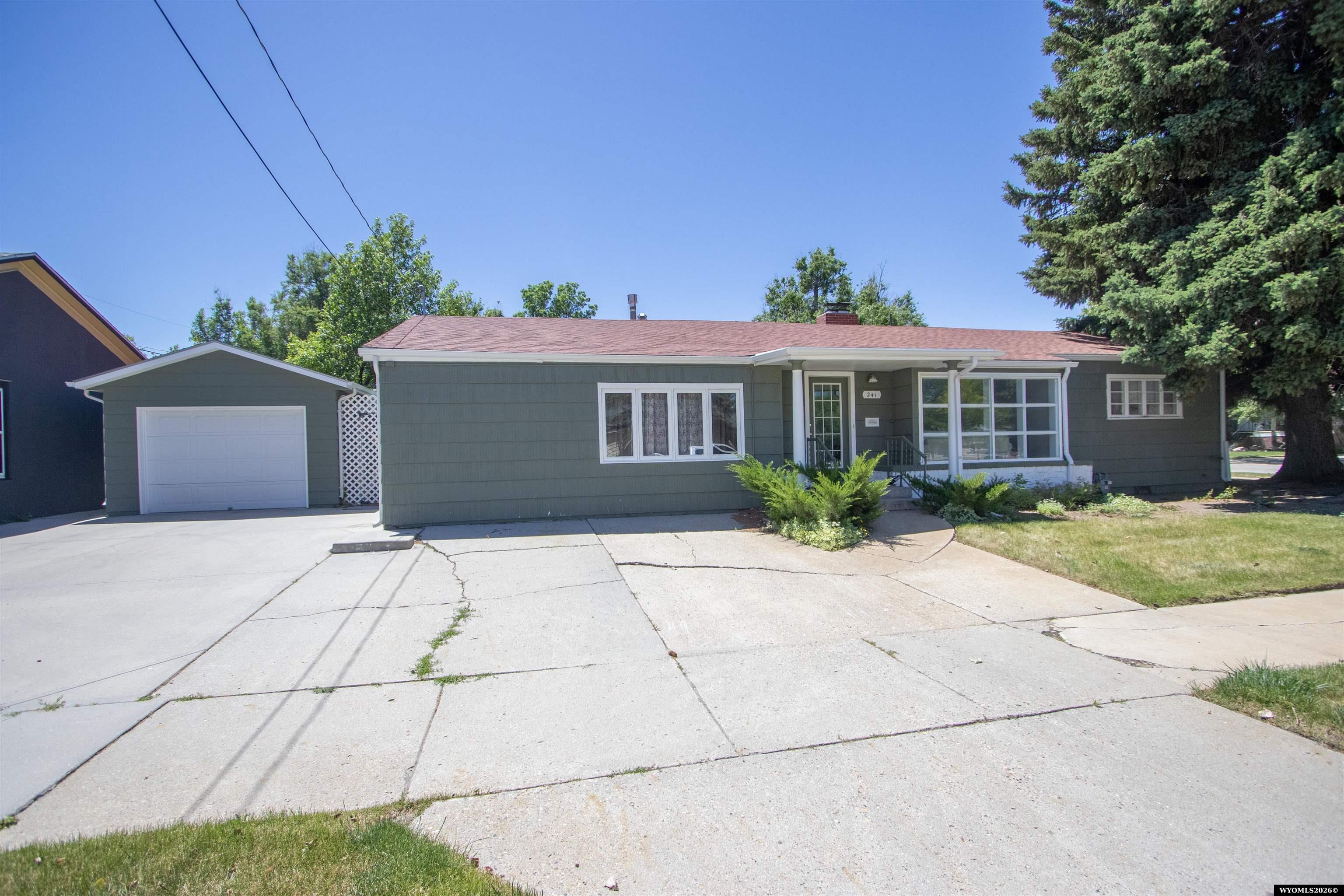 241 West 11th Street Casper, WY 82601 - Photo 1 of 35