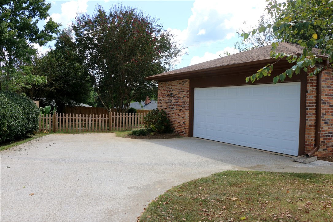 2009 Millgate Road Anderson, SC 29621 - Photo 2 of 33