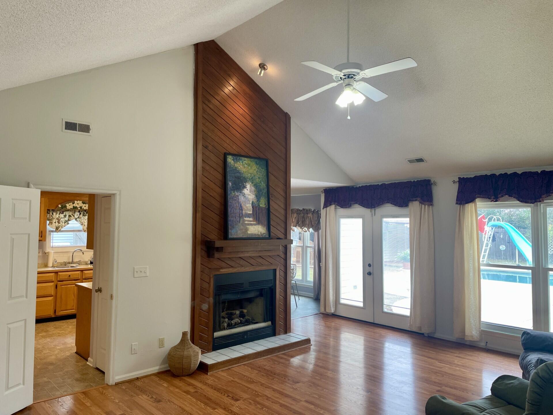 219 Gloria Street Walterboro, SC 29488 - Photo 31 of 45 5 liv